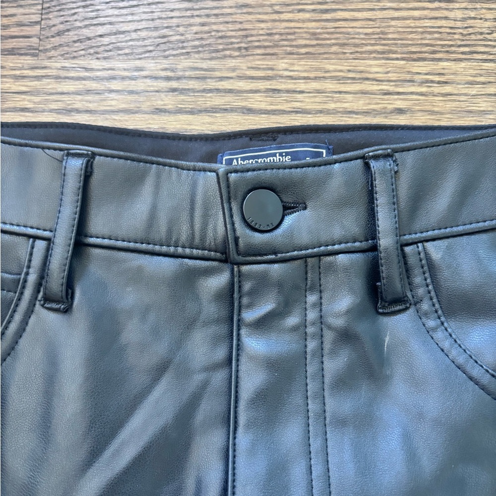 Abercrombie & Fitch Ultra High Rise Super Skinny Ankle Faux Leather Pants - M - Picture 2 of 4